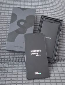 Samsung Galaxy S22 Plus Black + 2 Cases 128GB