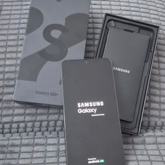 Samsung Galaxy S22 Plus Black + 2 Cases 128GB