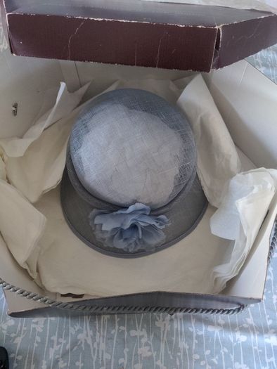 Debut ladies hat