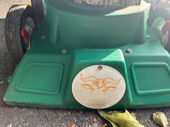 Wheeled Leaf and Litter Vacuum - Billy Goat