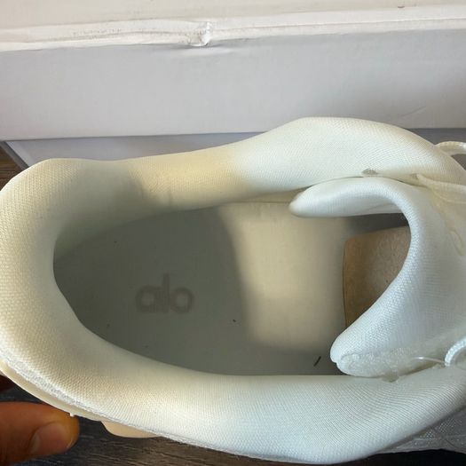 Alo runners size 11uk