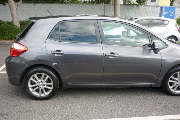 Toyota Auris 2011