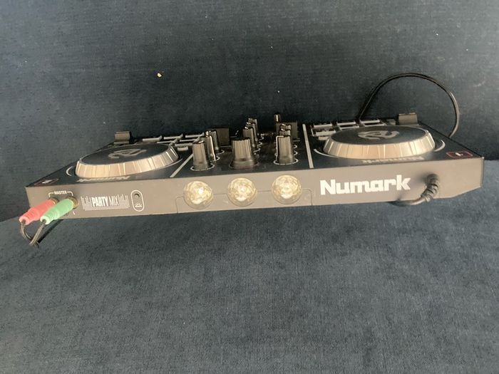Party mix DJ mixer