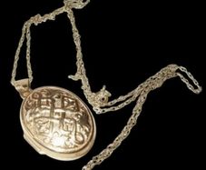 Vintage Hallmarked 9ct Gold Locket & Chain