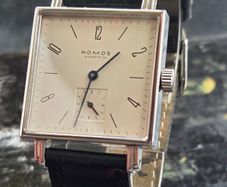 Nomos Tetra Large