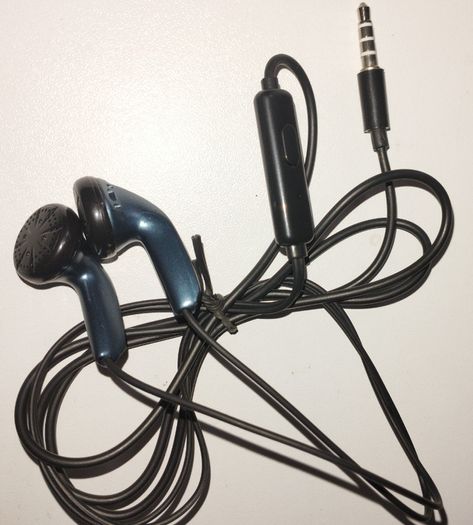 FREE POST - 5 Pairs Ear Buds - Headphones with Microphone 3.5mm. Brand New Packaged.