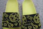 boy's sliders. Size 31/33