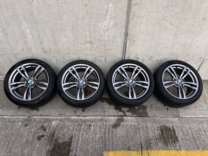 Genuine BMW 441M 18" Alloy Wheels - Pirelli Tyres