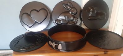 Vintage Easter Cake Tin Set
