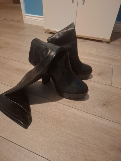Womens boots size UK7/41