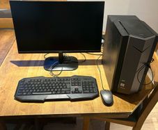 Gaming PC+ Monitor Package