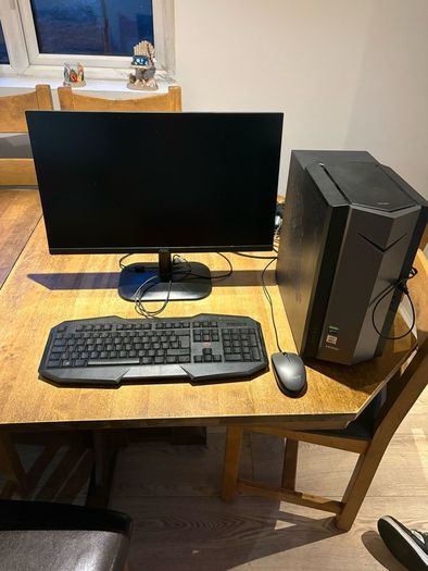 Gaming PC+ Monitor Package