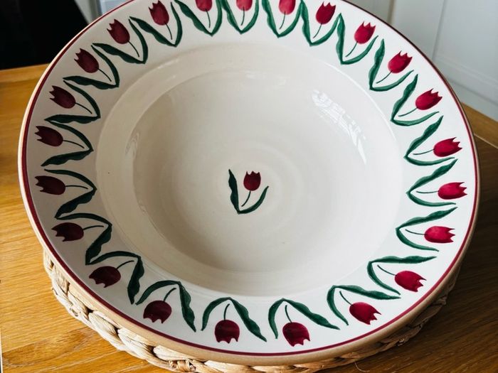 nicholas mosse bowl red tulip