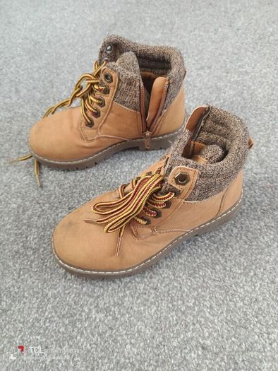 boy's boots .UK11/EUR 29