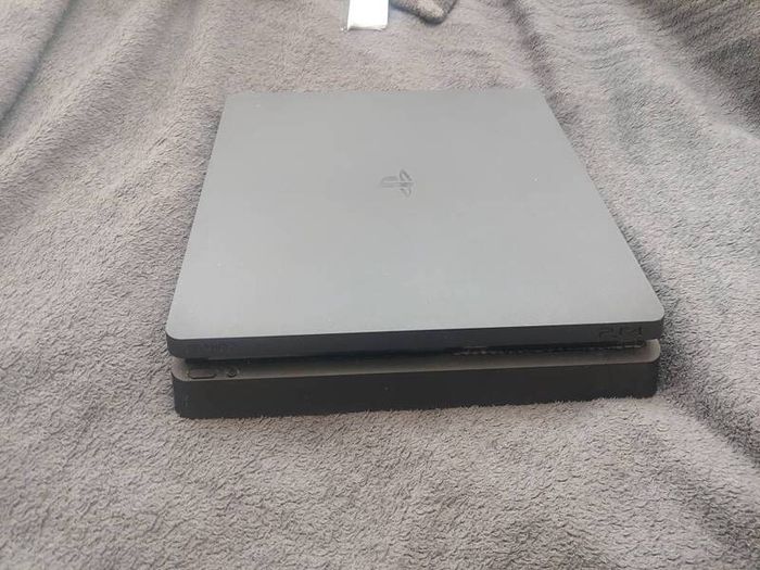 Ps4 console