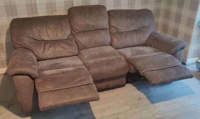 Recliner electric 3 seater
