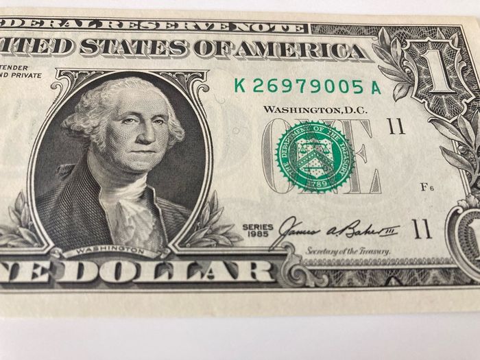 One Dollar 1985 uncirculated