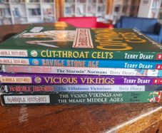 Horrible Histories books x 6 E3 bundle