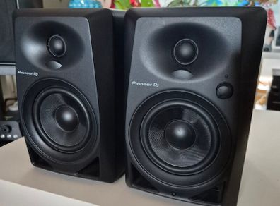 Pioneer DM-40 active studio monitors