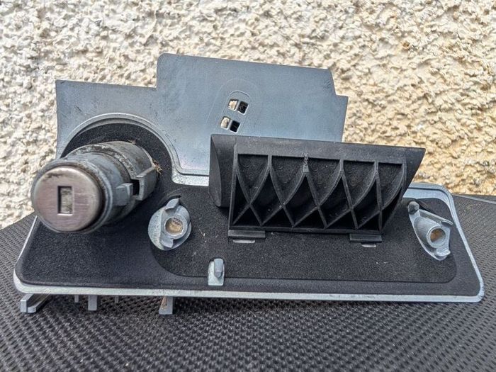 VW Transporter 2020 Onwards 7La827565 Barn Door Handle with Microswitch