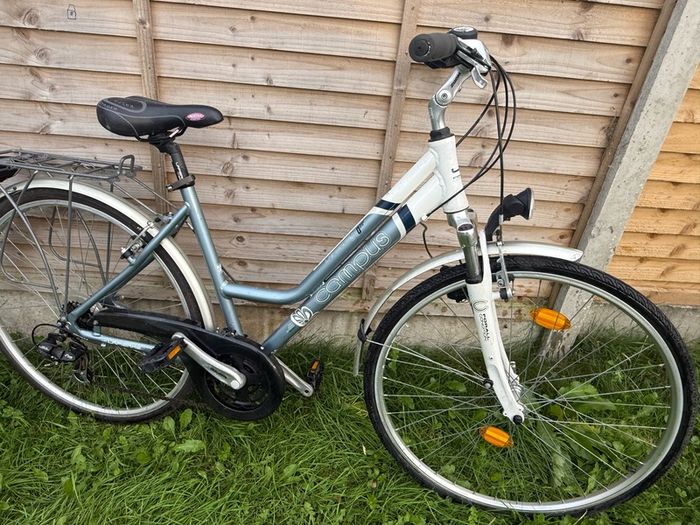 Both bikes 28" inch perfect condition both