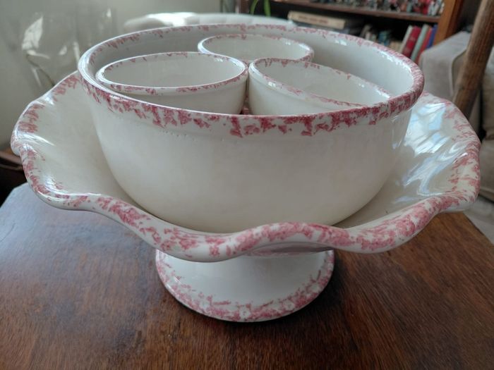 Vintage Italian fruit bowl set features hand painted fruit decorations