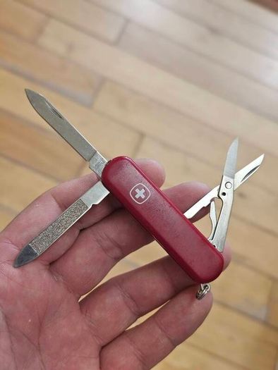 Vintage Discontinued Collectable Wenger Esquire 65mm Swiss Army Knife Keychain tool