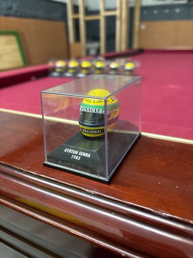 Ayrton Senna Helmet 1985 1:8 Minichamps