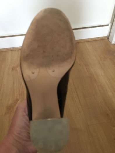 Zara leather patent courts. In good condition