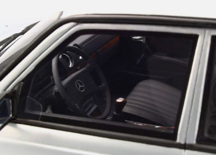 Mercedes Benz 280 TE AMG S123  1/18 Ottomobile NEW in BOX