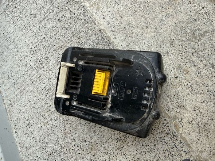 Genuine Makita 18V 4.0Ah Battery