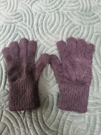 H&M furry black Gloves