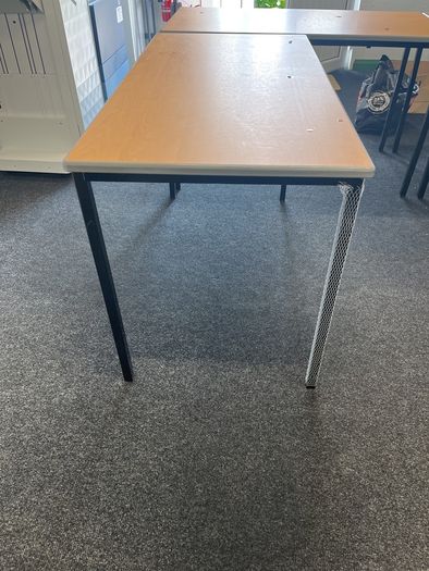 desks x 4 (nice day/hint office brand)