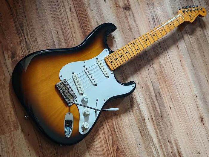 Fender Japan Vintage Series '57 Stratocaster (Delivery available)