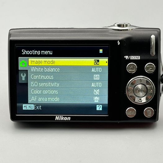 Nikon Coolpix S3000 12MP Digital Camera Red - Boxed - Full Kit