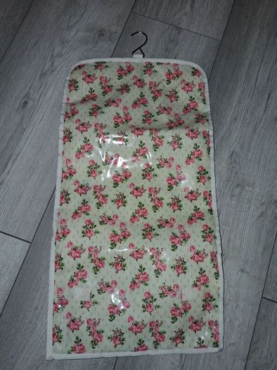 1 Euro Each To Clear!! - Variety Of Bags - Make Up, Toiletries, School, Etc
