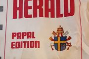 Pope's visit ( ideal birthday paper  )