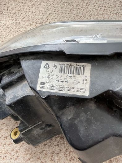 Ford Fiesta MK7 headlight For Sale!