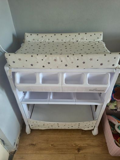 Baby elegance changing table and bath