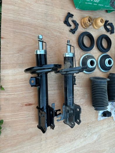 Car Parts - Full front suspension kit - NEW