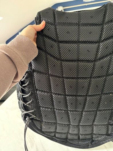 Champion Ti22 - Back protector black XLC (short)