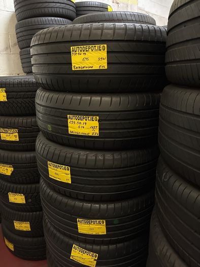 Tyres 235/50-19 fitted