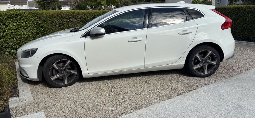 Volvo V40 2016 D2 R-design Ed 5dr - Long Nct 07/27