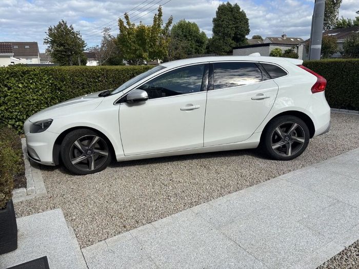 Volvo V40 2016 D2 R-design Ed 5dr - Long Nct 07/27