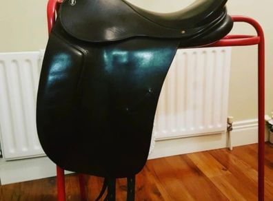 17'5 inch Dressage saddle for sale