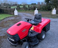 Ride on lawn mower 15.5HP.