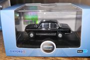 Oxford Diecast BMW 2002 1.76  Black/Green
