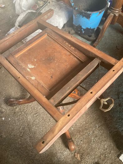 Victorian table base / legs