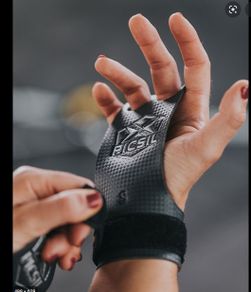 Picsil Cross Training Carbon Fiber RX Grips 3H Size L