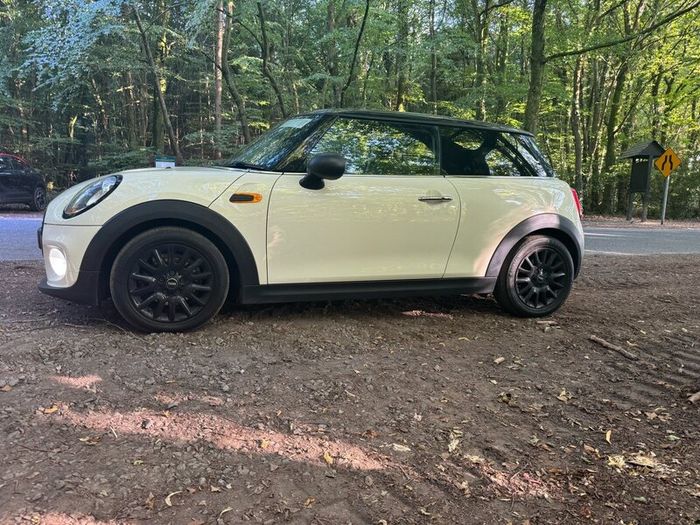 Stunning Mini One 1.2 turbo